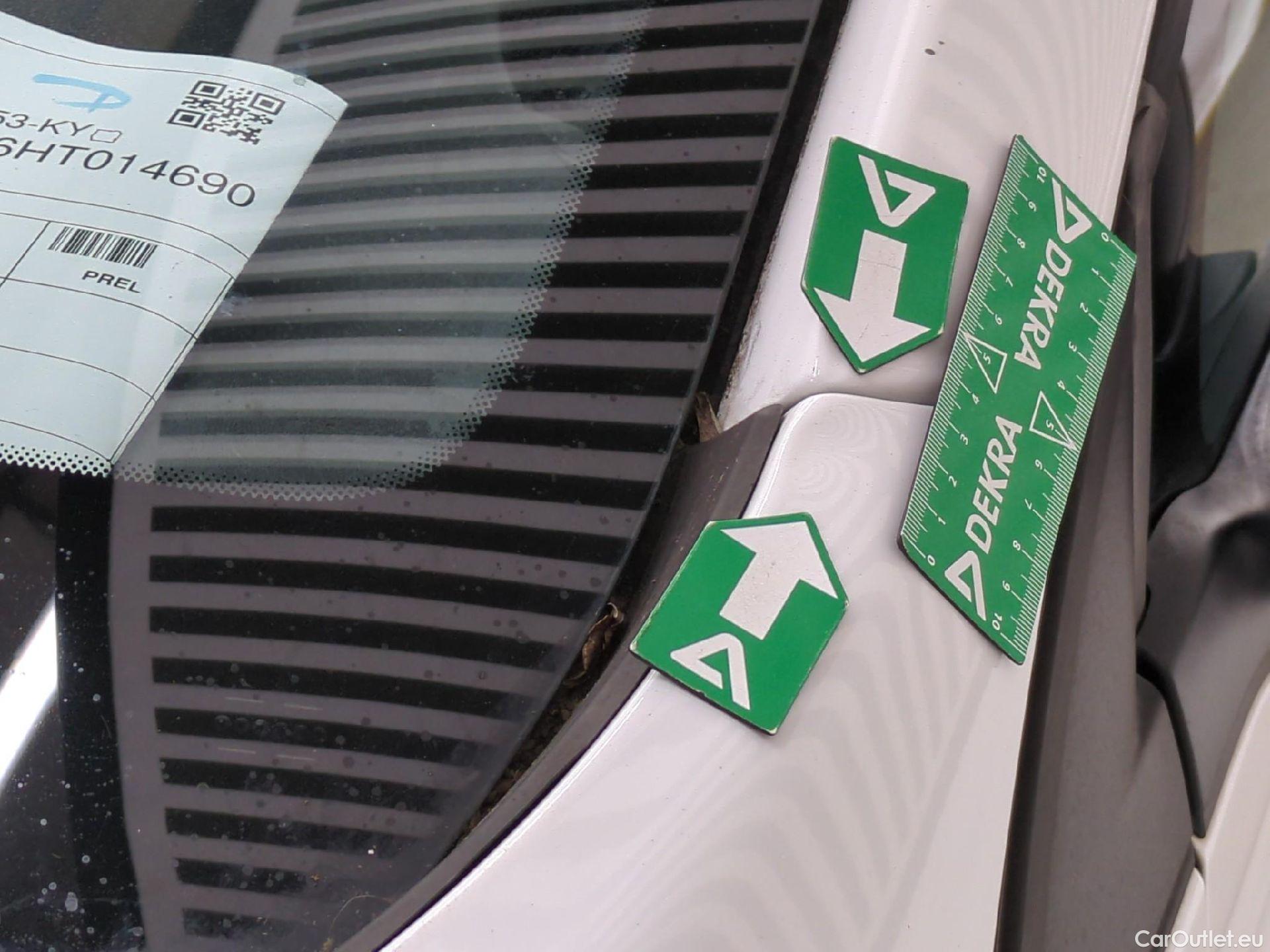  Peugeot  208  Affaire Premium 1.6 HDi 75CV BVM5 E6 #53