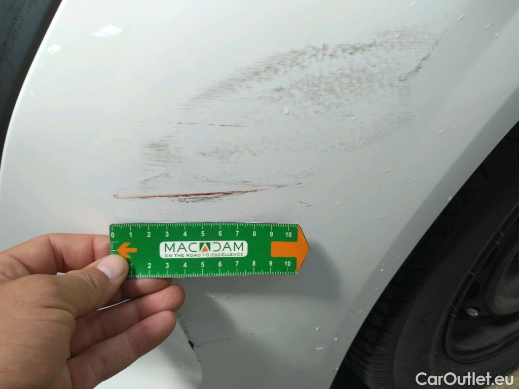  Peugeot  208  Premium 1.5 HDi 100CV BVM6 E6d #17