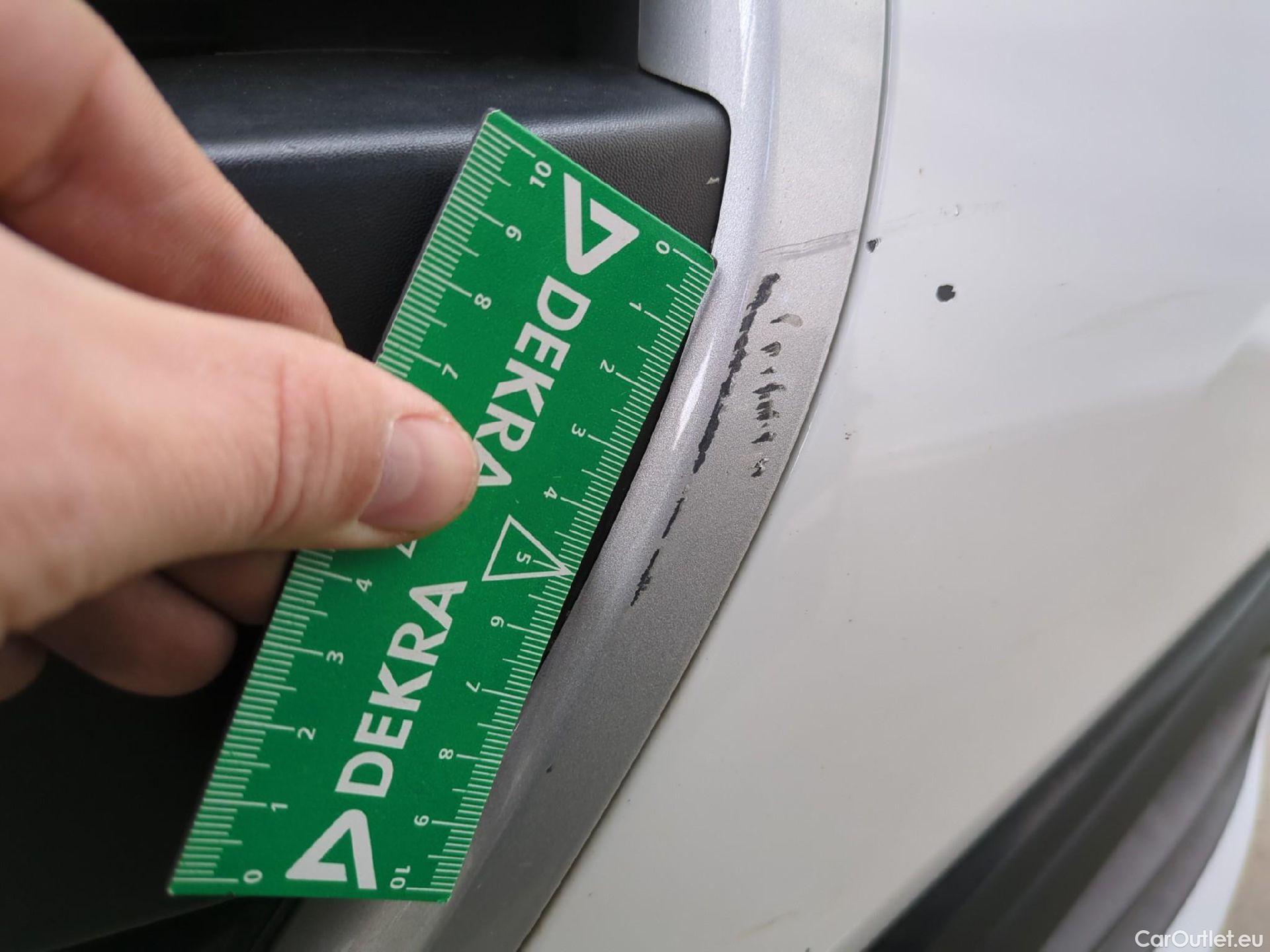  Peugeot  208  Affaire Premium 1.6 HDi 75CV BVM5 E6 #42