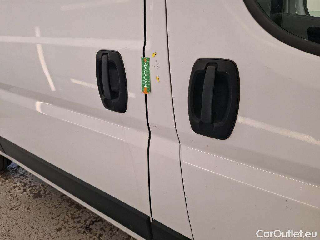  Peugeot  Boxer PEUGEOT  / 2014 / 4P / Fourgon tôlé BlueHDi 120 S&S ASPHALT 330 L2H2 #17