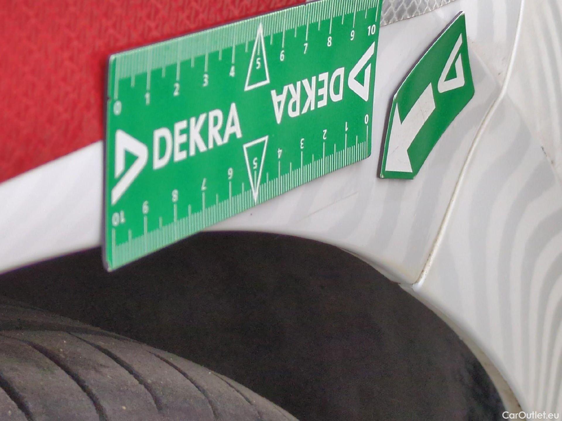  Peugeot  208  Affaire Premium 1.6 HDi 75CV BVM5 E6 #27