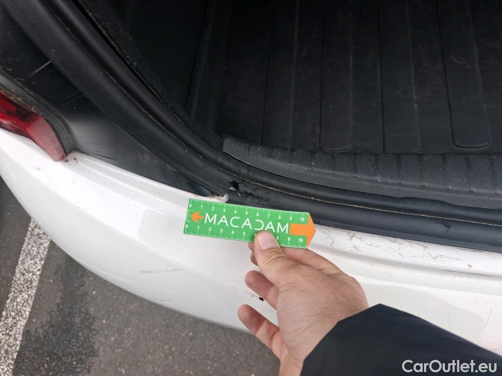  Peugeot  208  Affaire Premium 1.5 HDi 100CV BVM5 E6dT #24