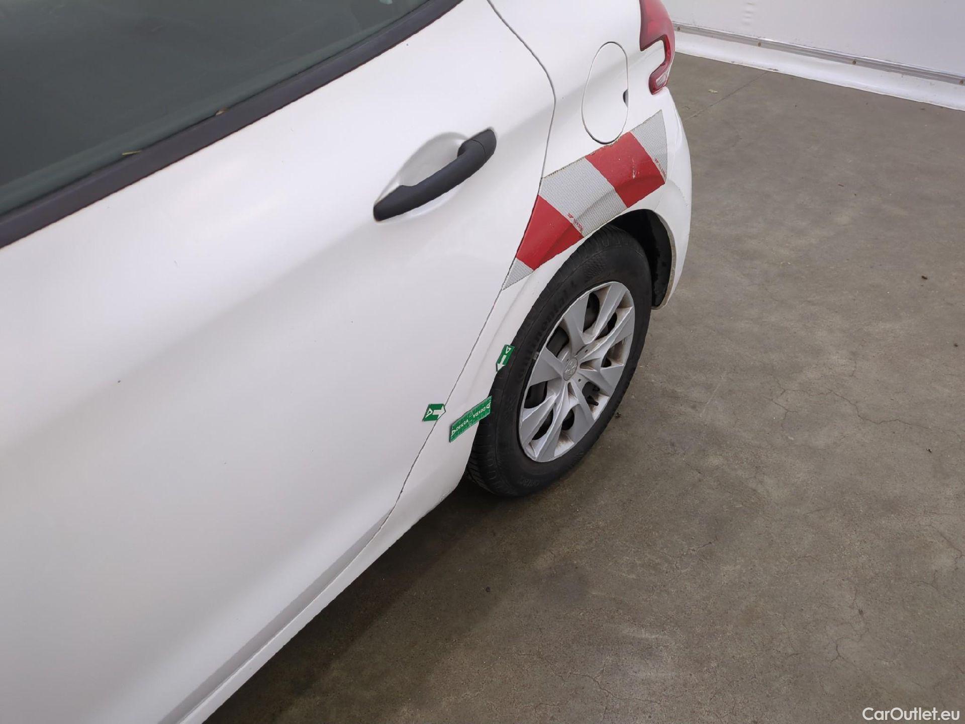  Peugeot  208  Affaire Premium 1.6 HDi 75CV BVM5 E6 #60