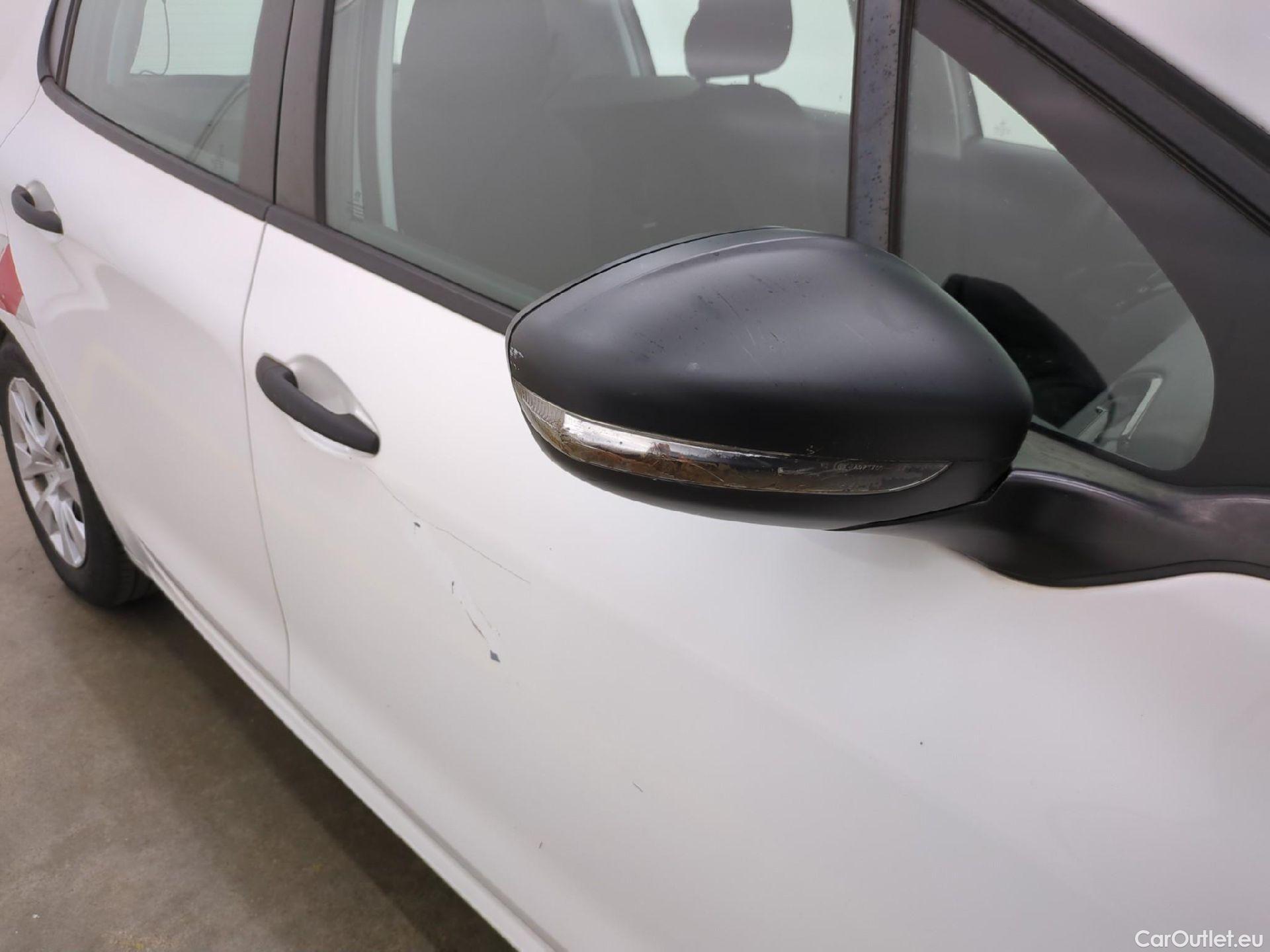  Peugeot  208  Affaire Premium 1.6 HDi 75CV BVM5 E6 #3