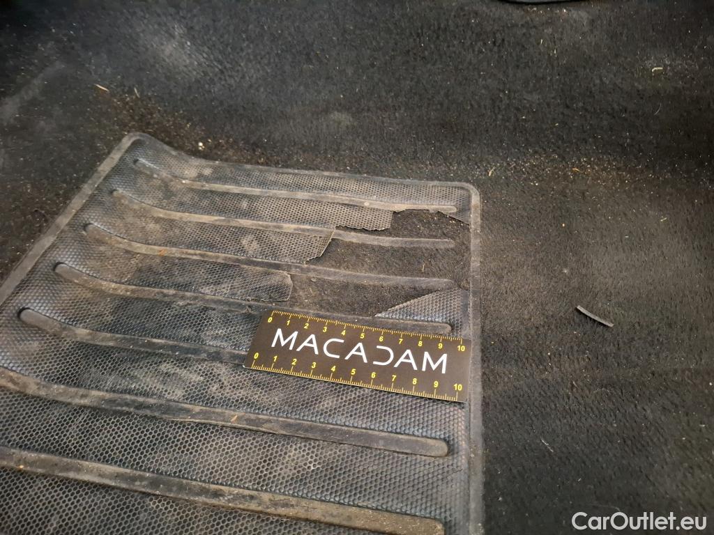  Peugeot  208  Premium 1.2 PureTech 75CV BVM5 E6d #2