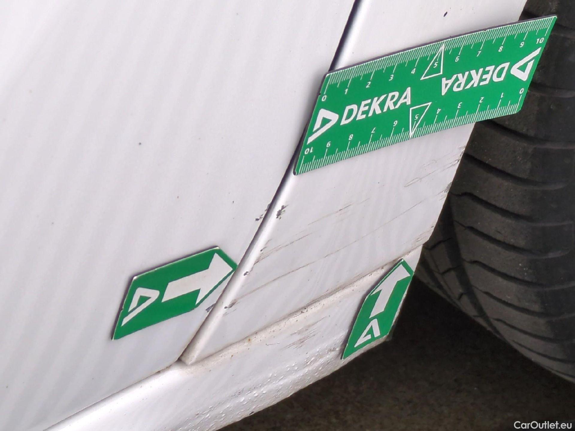  Peugeot  208  Affaire Premium 1.6 HDi 75CV BVM5 E6 #26