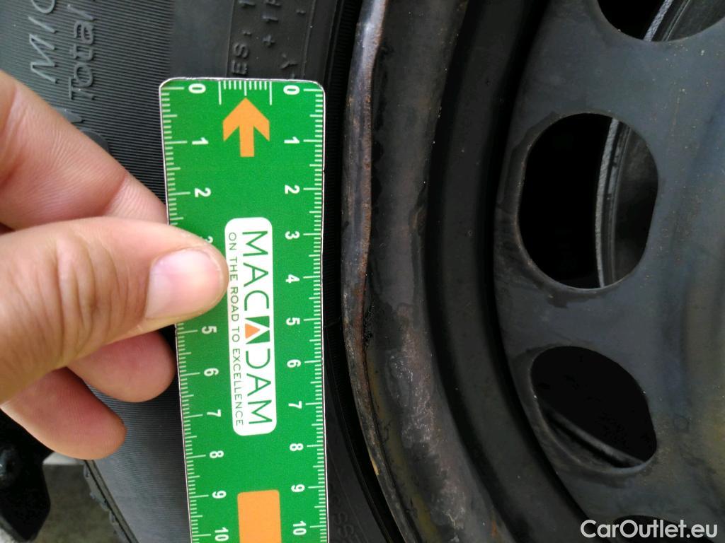  Peugeot  208  Premium 1.5 HDi 100CV BVM6 E6d #38