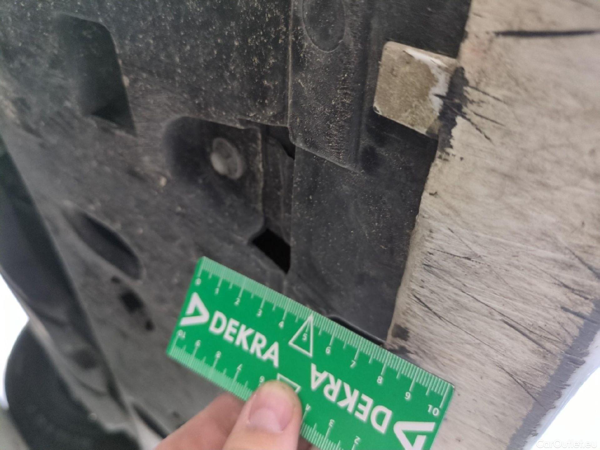  Peugeot  208  Affaire Premium 1.6 HDi 75CV BVM5 E6 #38