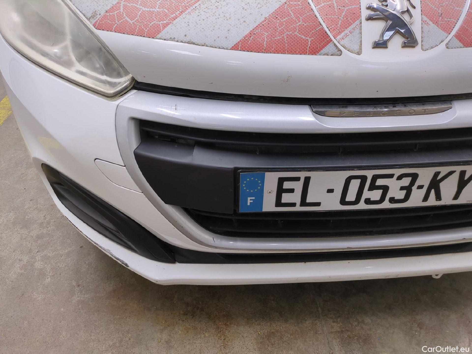  Peugeot  208  Affaire Premium 1.6 HDi 75CV BVM5 E6 #39