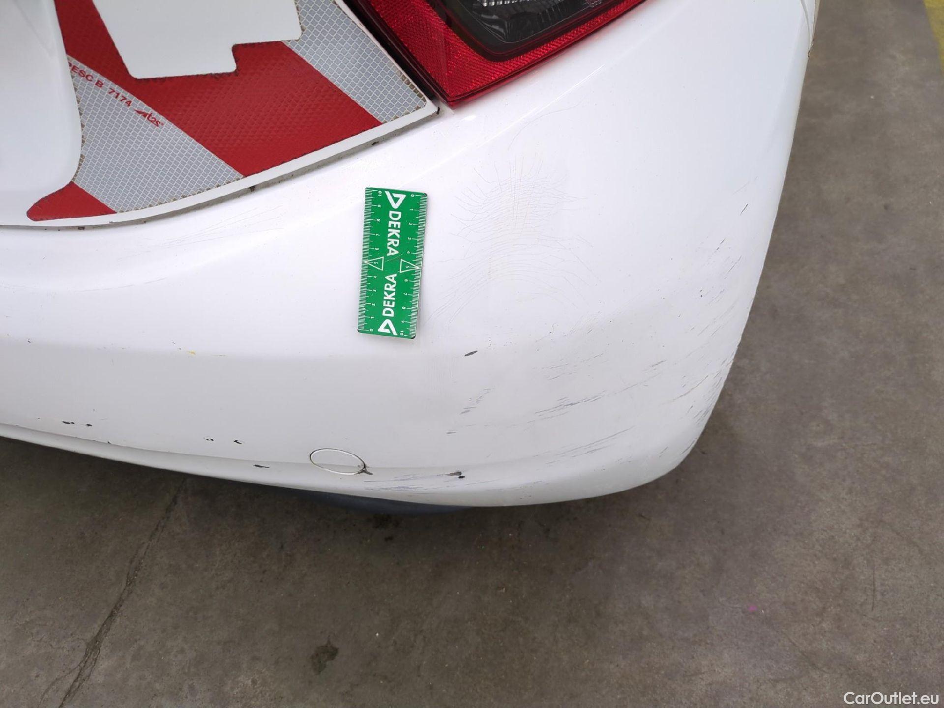  Peugeot  208  Affaire Premium 1.6 HDi 75CV BVM5 E6 #68