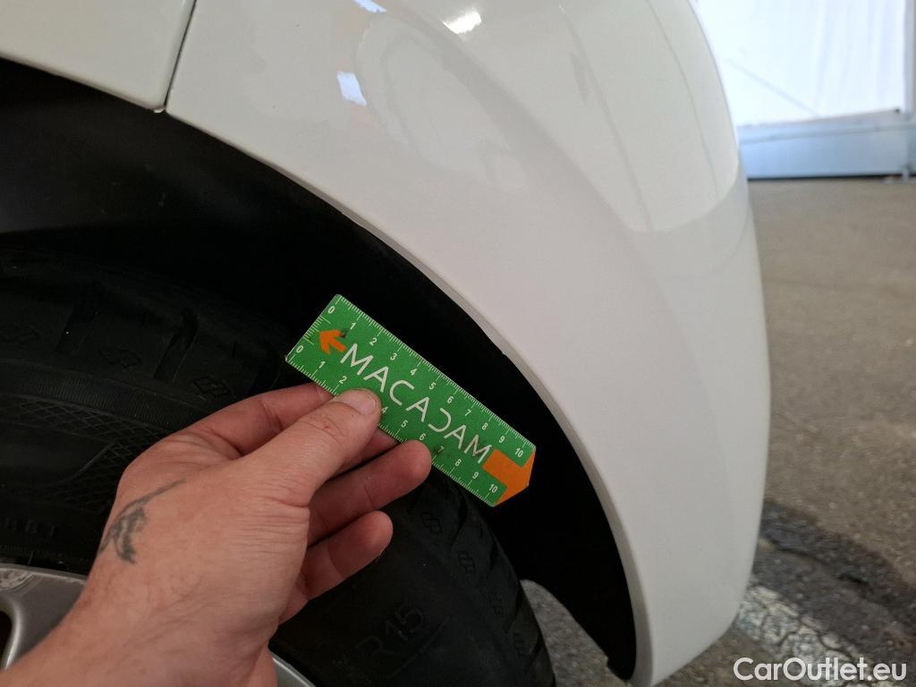  Peugeot  208  Affaire Premium Pack 1.5 HDi 100CV BVM5 E6dT #2