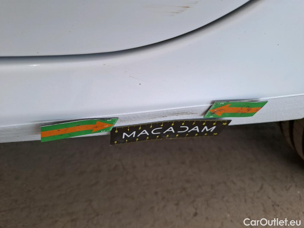  Peugeot  208  Premium 1.2 PureTech 75CV BVM5 E6d #19