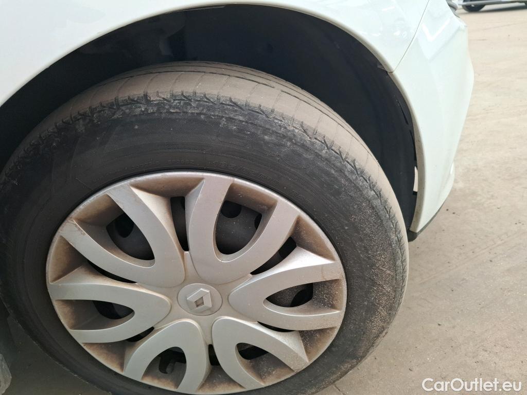  Renault  Clio  IV Air MediaNav 1.5 dCi 75CV BVM5 E6 #32