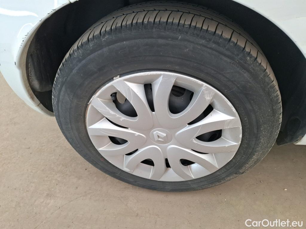  Renault  Clio  IV Air MediaNav 1.5 dCi 75CV BVM5 E6 #42