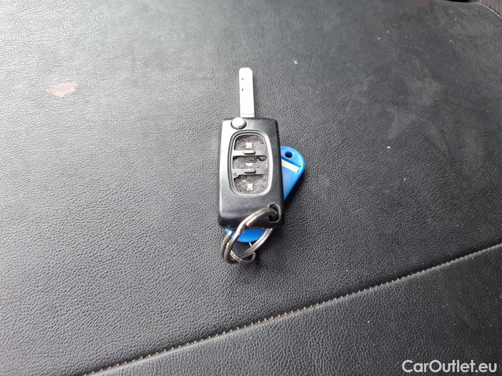  Peugeot  Partner  L1 Premium Pack 1.6 HDi 100CV BVM5 E6 #17