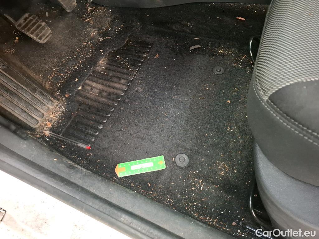  Renault  Clio  IV Air 1.5 dCi 90CV BVM5 E6 #16