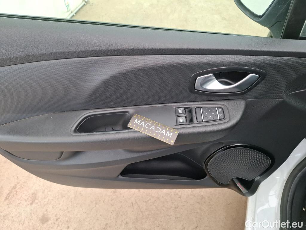  Renault  Clio  IV Air MediaNav 1.5 dCi 75CV BVM5 E6 #35