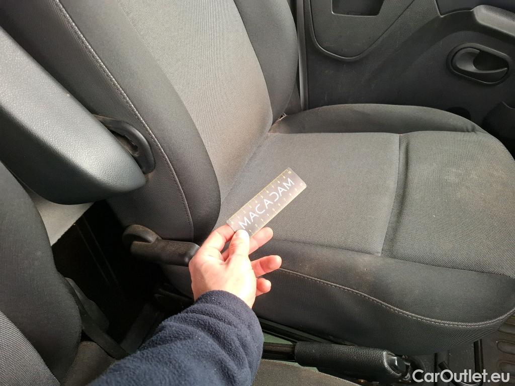  Renault  Master RENAULT  VU 4p Fourgon FG GCf Trac F3500 L2H2 Energy dCi 145 E6 #60