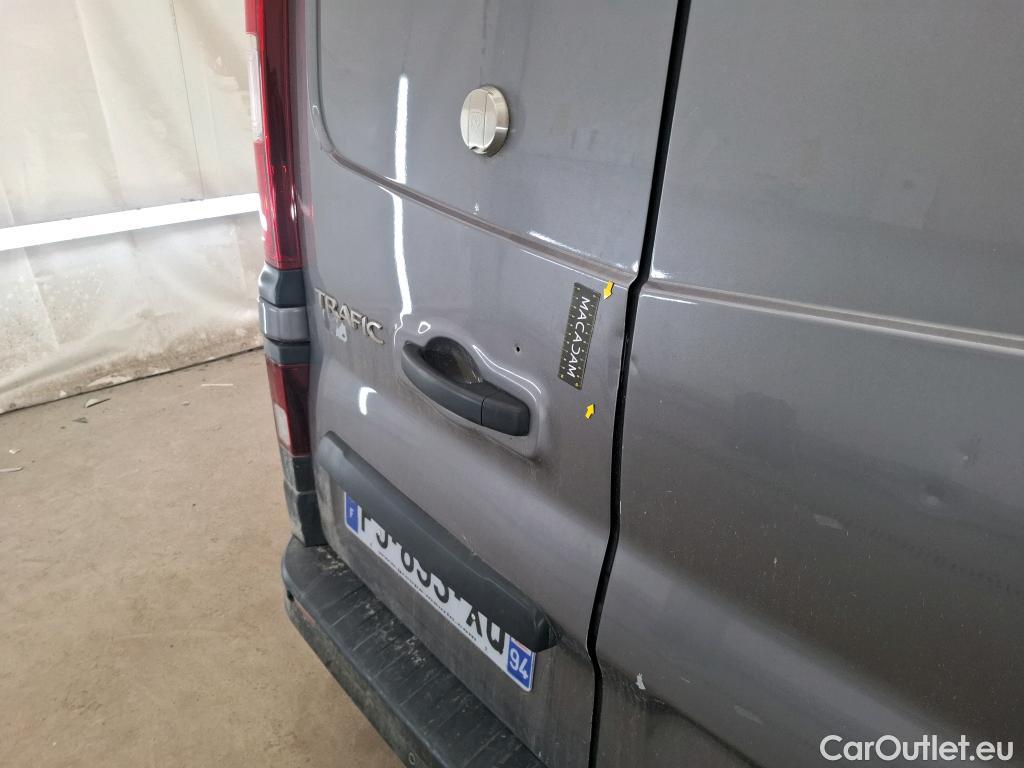  Renault  Trafic RENAULT  / 2019 / 4P / Fourgon tole FG GCF L2H1 1300 dCi 120 #28