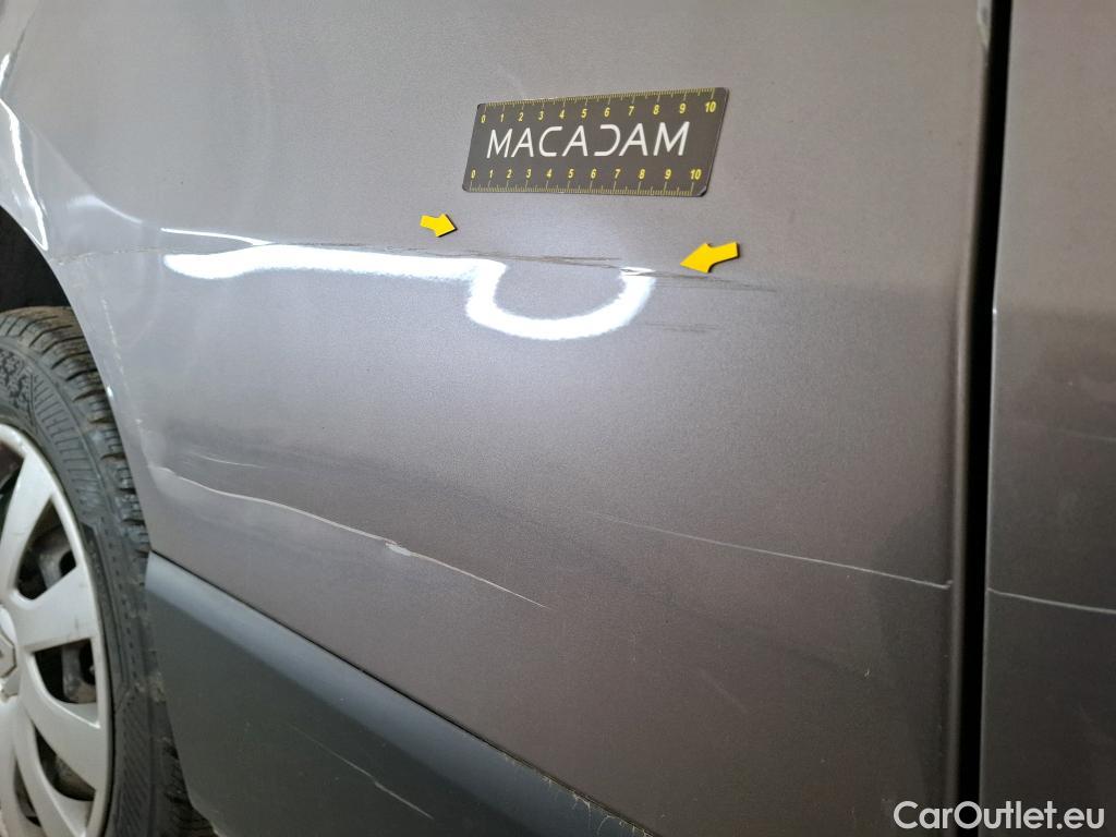  Renault  Trafic RENAULT  / 2019 / 4P / Fourgon tole FG GCF L2H1 1300 dCi 120 #8