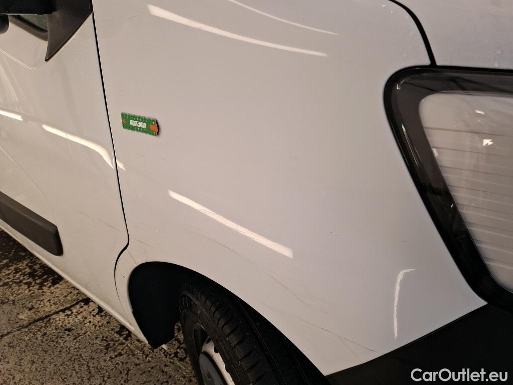  Renault  Master  III Fourgon L2H2 3 5 Confort dCi 135CV BVM6 E6dT #26