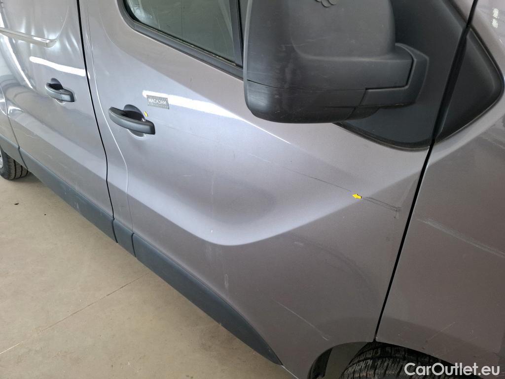  Renault  Trafic RENAULT  / 2019 / 4P / Fourgon tole FG GCF L2H1 1300 dCi 120 #42