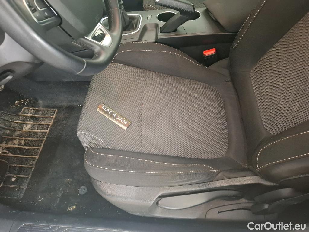  Renault  Megane  IV Berline 5pt. Société Air Nav 1.5 dCi 90CV BVM6 E6 #26