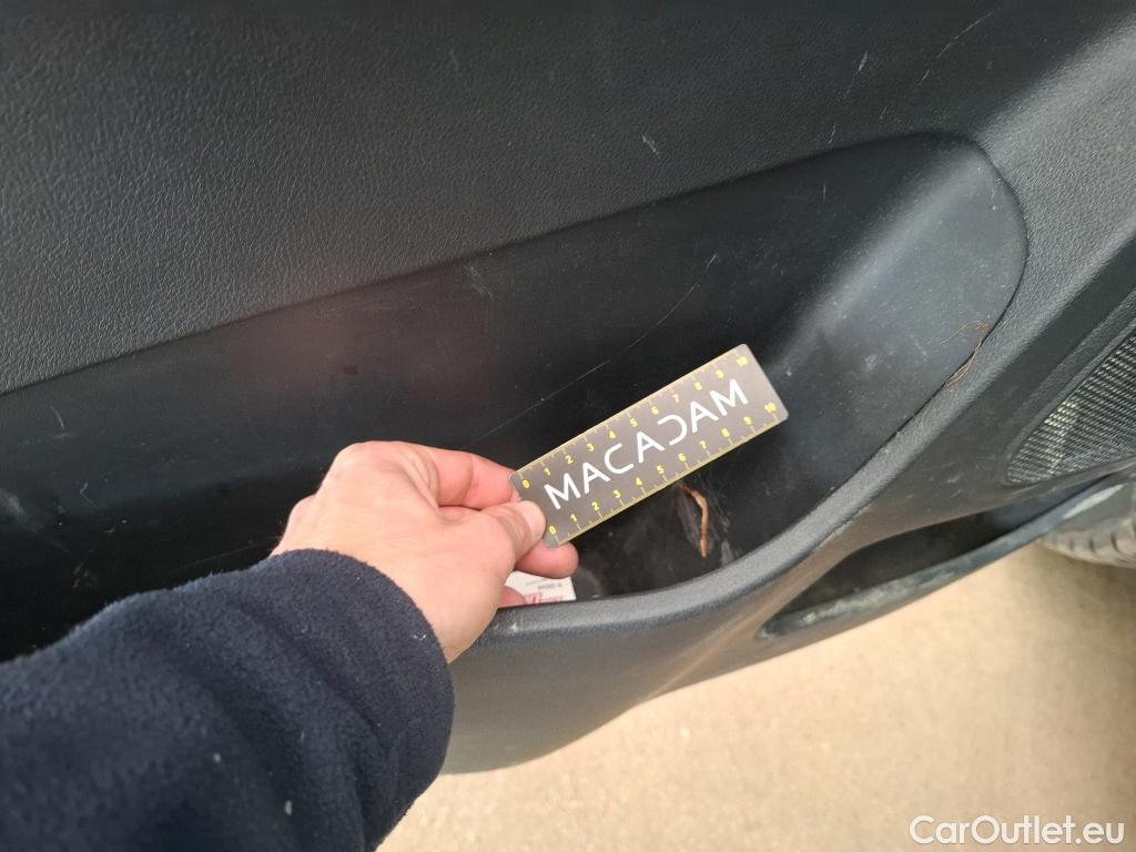  Renault  Trafic RENAULT  / 2019 / 4P / Fourgon tole FG GCF L2H1 1300 dCi 120 #58