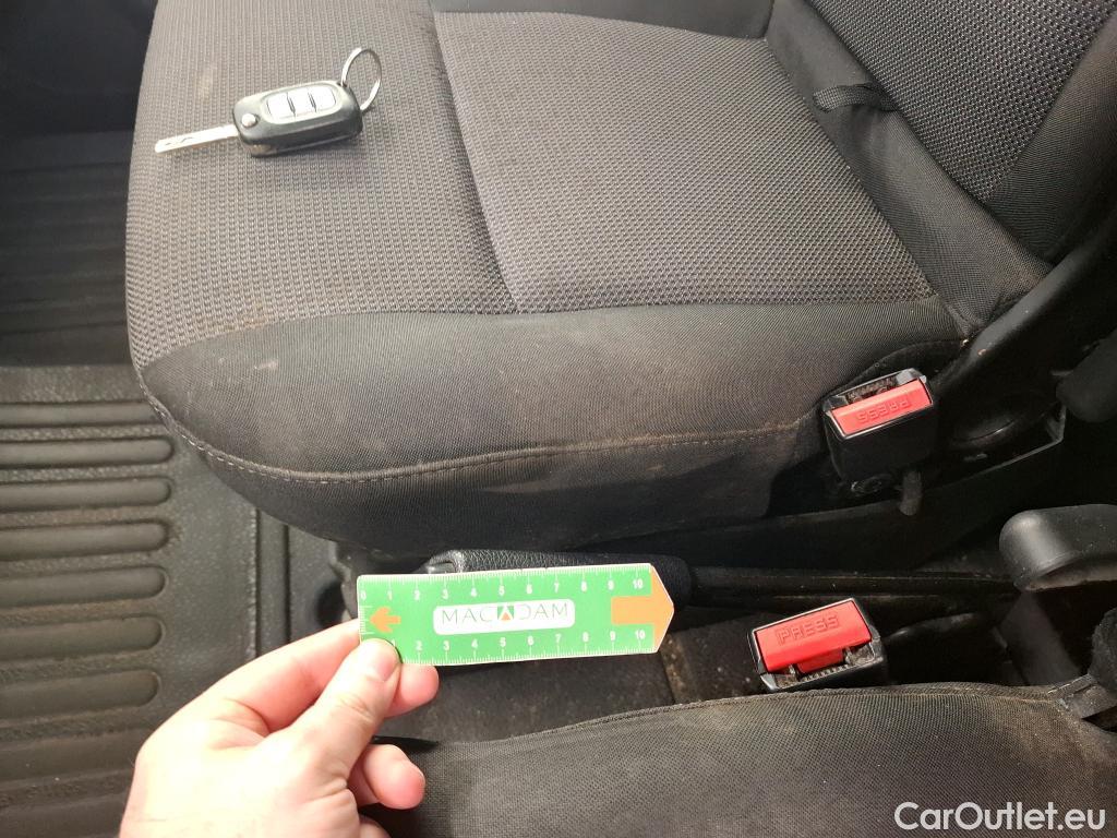  Renault  Master  III Fourgon L2H2 3 5 Confort dCi 135CV BVM6 E6dT #21