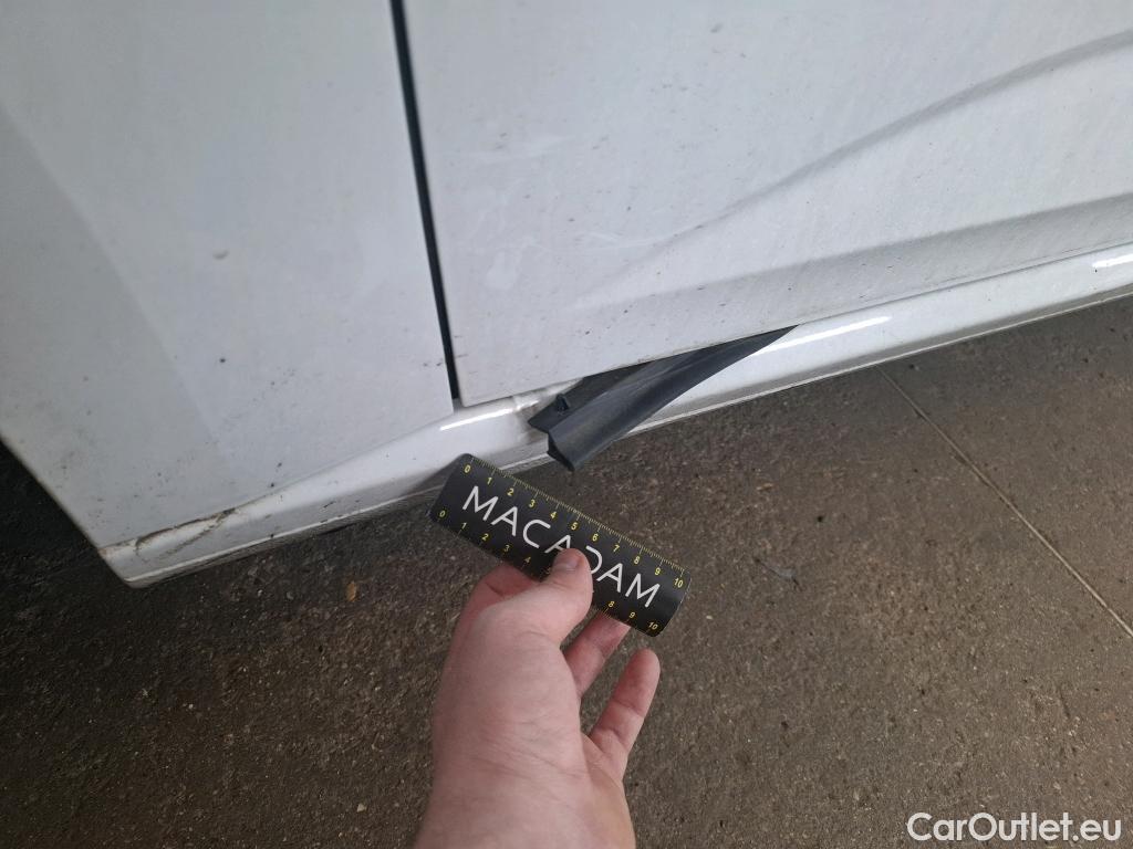  Renault  Megane  IV Berline 5pt. Société Air Nav 1.5 dCi 90CV BVM6 E6 #29