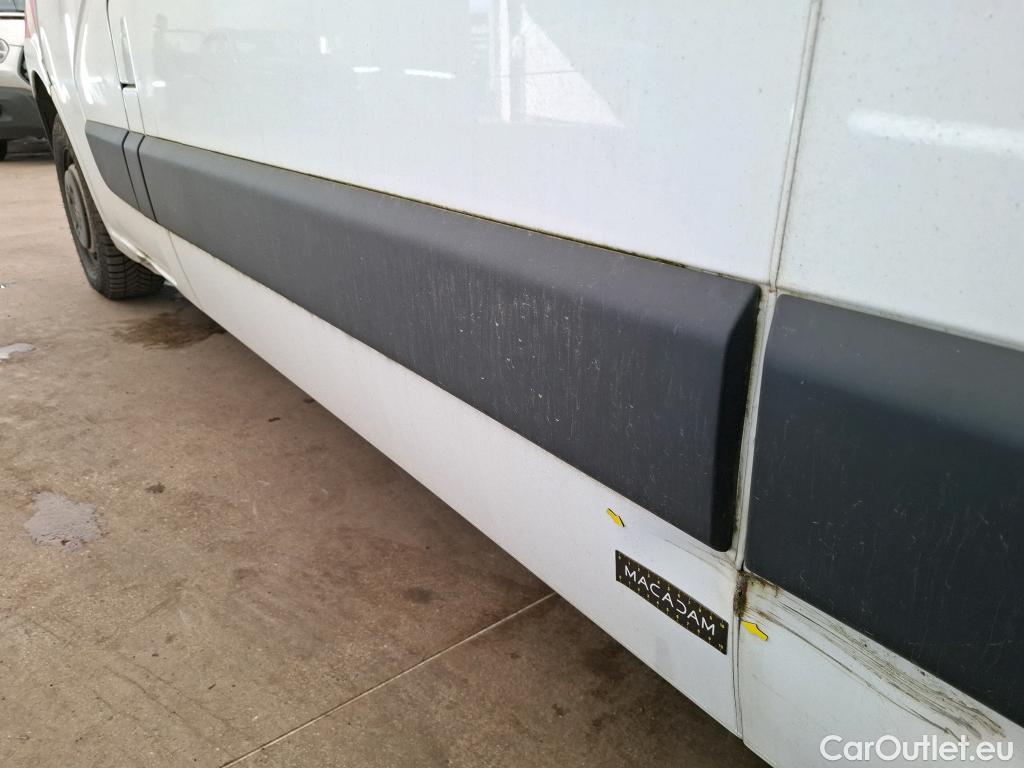  Renault  Master RENAULT  VU 4p Fourgon FG GCf Trac F3500 L2H2 Energy dCi 145 E6 #24