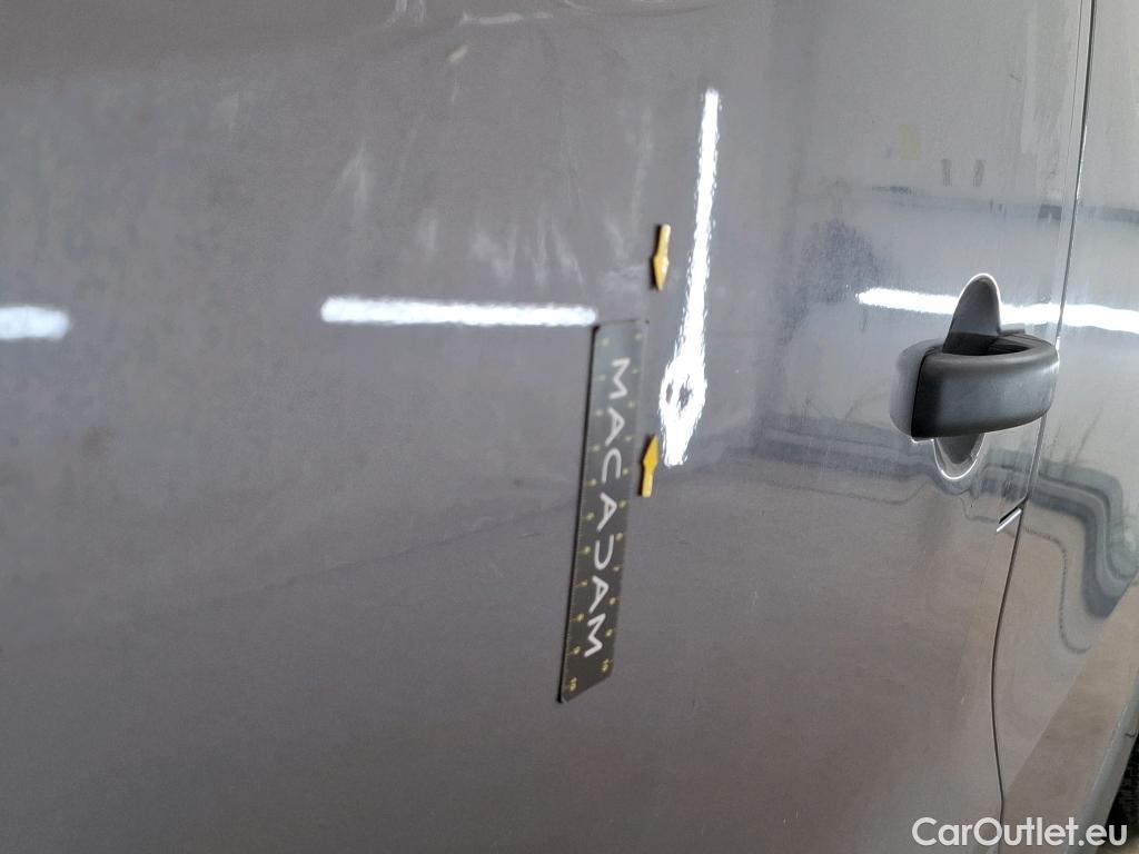  Renault  Trafic RENAULT  / 2019 / 4P / Fourgon tole FG GCF L2H1 1300 dCi 120 #87