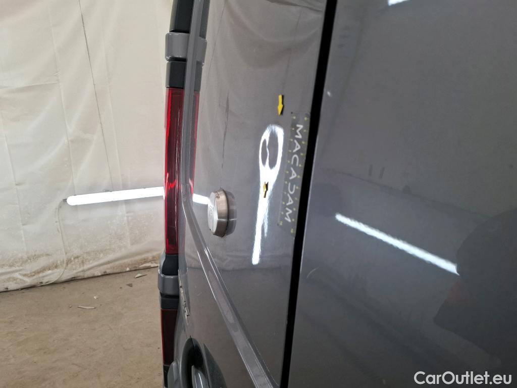  Renault  Trafic RENAULT  / 2019 / 4P / Fourgon tole FG GCF L2H1 1300 dCi 120 #31