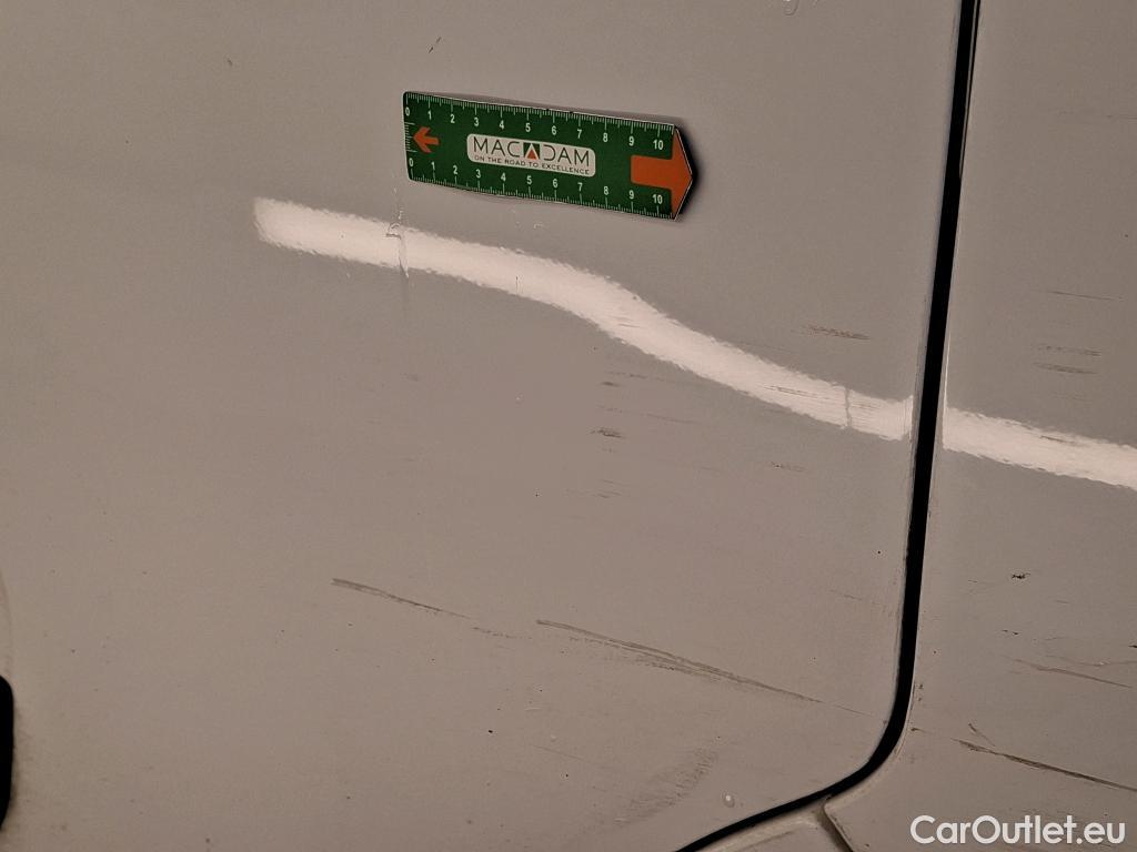  Renault  Master  III Fourgon L2H2 3 5 Confort dCi 135CV BVM6 E6dT #25