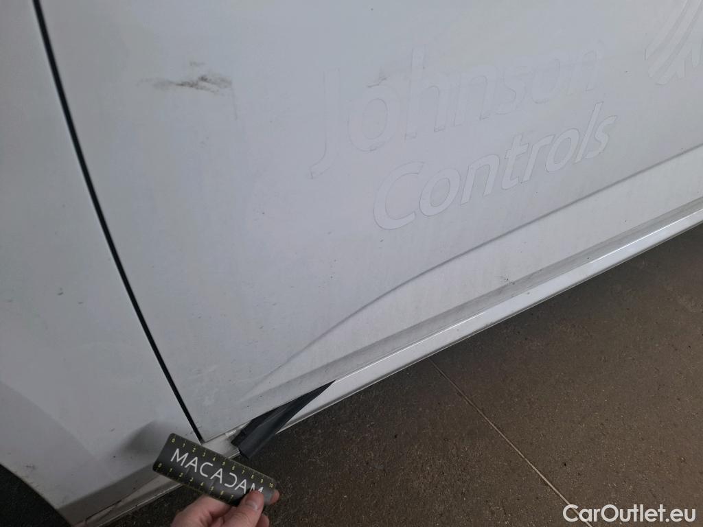  Renault  Megane  IV Berline 5pt. Société Air Nav 1.5 dCi 90CV BVM6 E6 #28