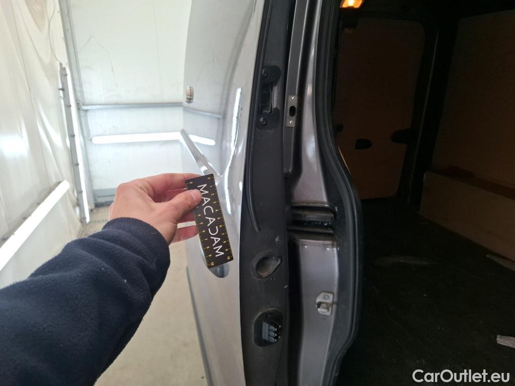  Renault  Trafic RENAULT  / 2019 / 4P / Fourgon tole FG GCF L2H1 1300 dCi 120 #79