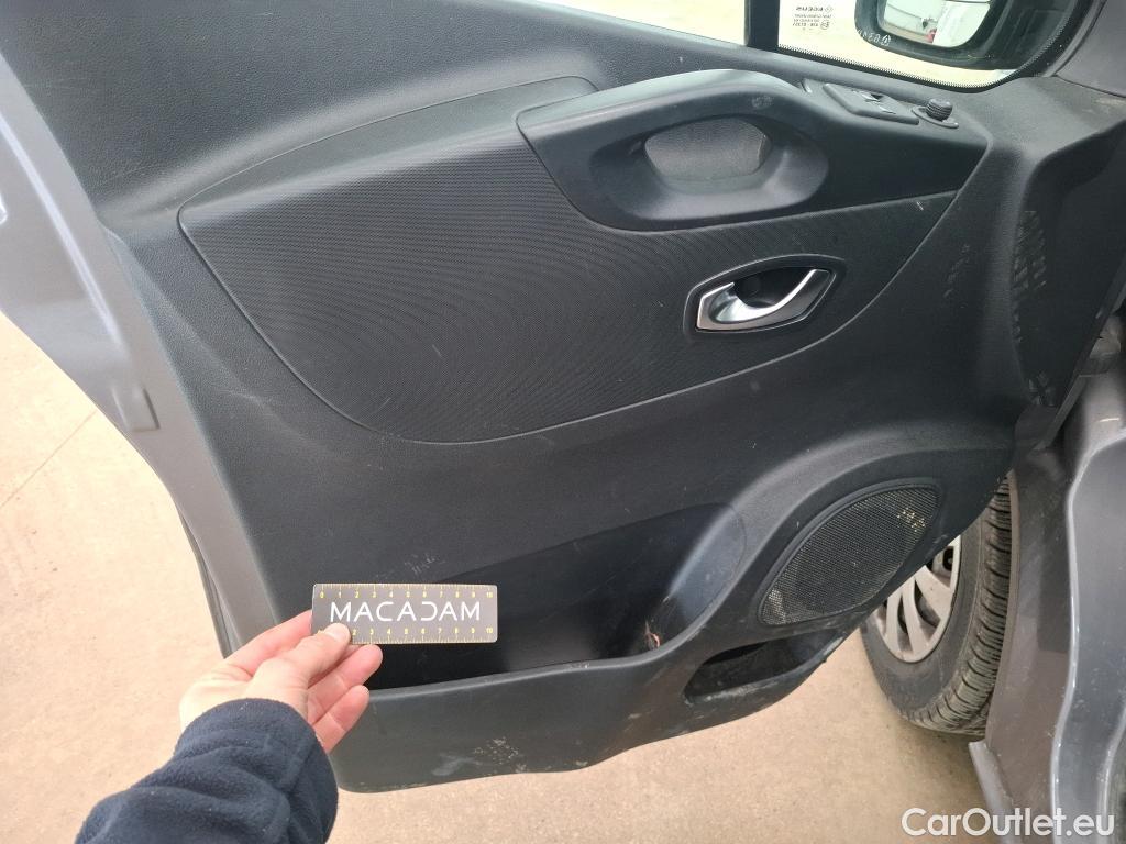  Renault  Trafic RENAULT  / 2019 / 4P / Fourgon tole FG GCF L2H1 1300 dCi 120 #56