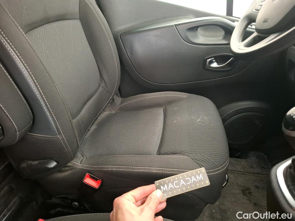  Renault  Trafic RENAULT  / 2019 / 4P / Fourgon tole FG GCF L2H1 1300 dCi 120 #77