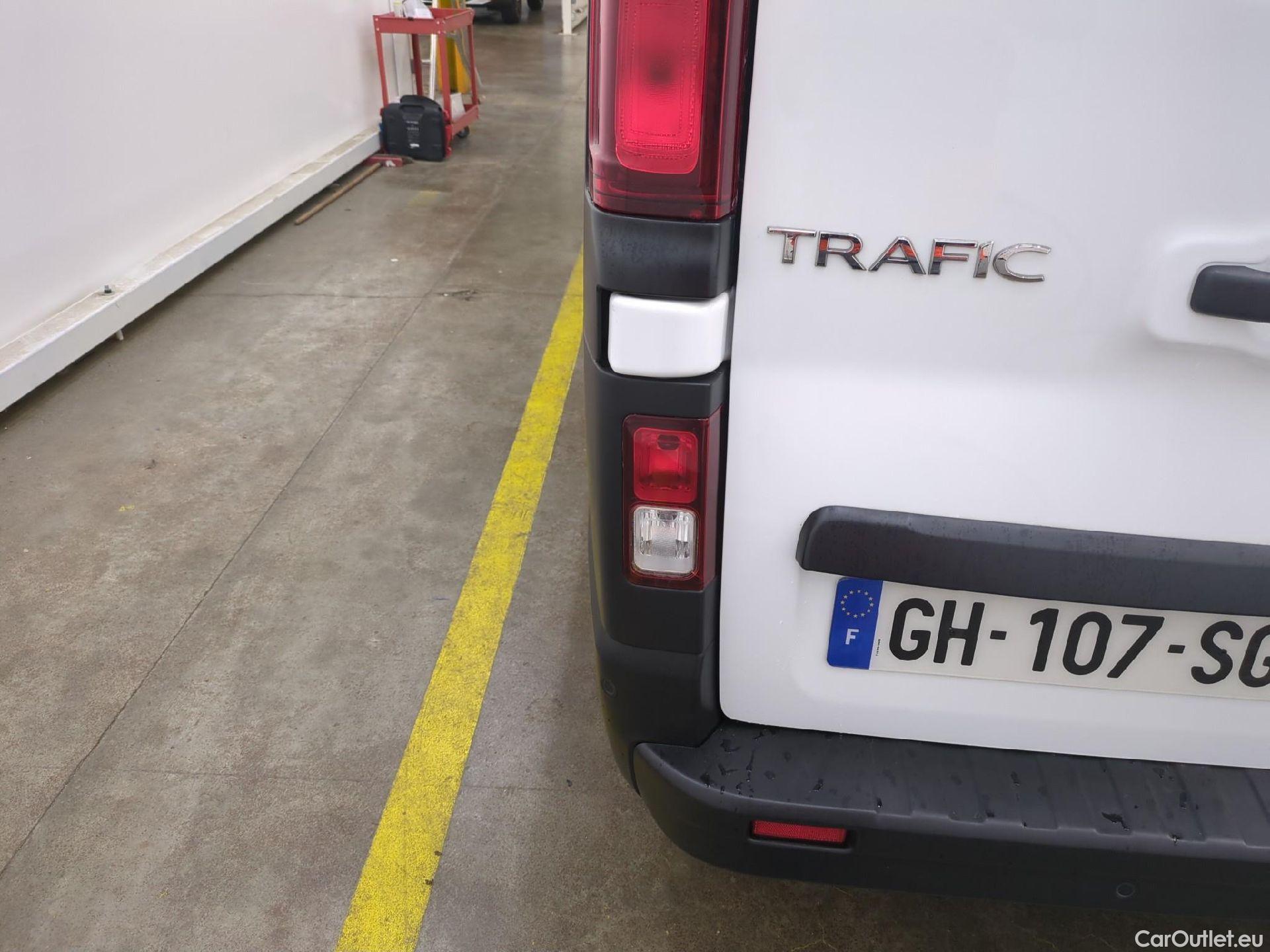  Renault  Trafic  III Fourgon L2H1 3T Confort 2.0 dCi 130CV BVM6 E6d #12