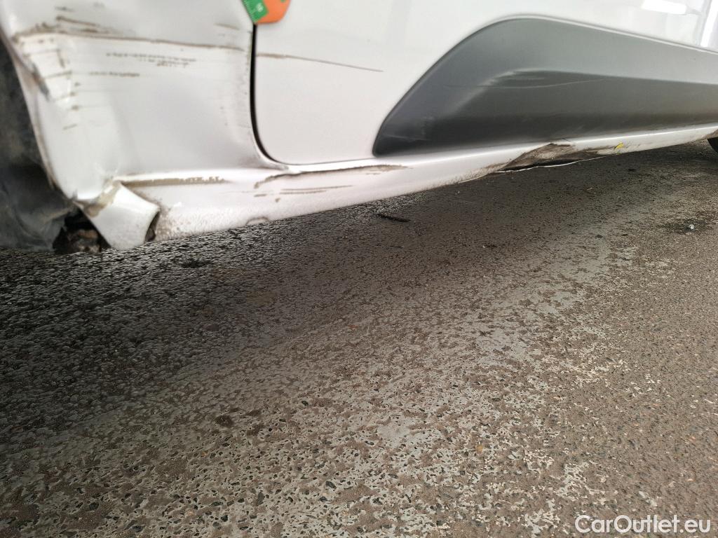  Toyota  Proace TOYOTA  / 2016 / 4P / Fourgon tôlé 2.0 D MEDIUM 140 D-4D BUSINESS #3