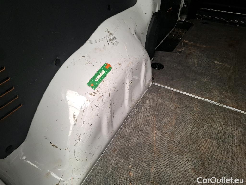  Toyota  Proace TOYOTA  / 2016 / 4P / Fourgon tôlé 2.0 D MEDIUM 140 D-4D BUSINESS #29