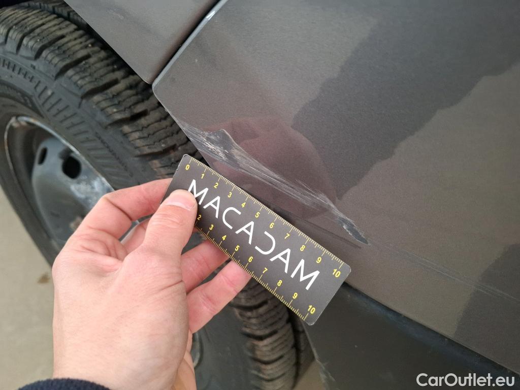  Renault  Trafic RENAULT  / 2019 / 4P / Fourgon tole FG GCF L2H1 1300 dCi 120 #95