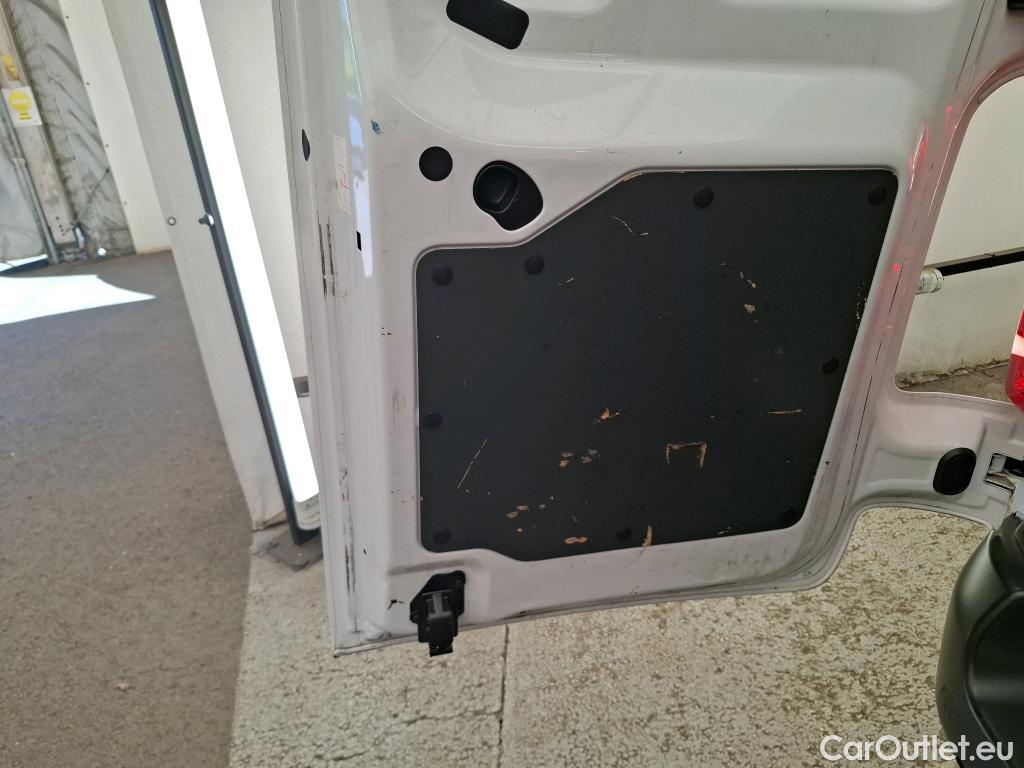  Toyota  Proace TOYOTA  / 2016 / 4P / Fourgon tôlé 2.0 D MEDIUM 140 D-4D BUSINESS #18