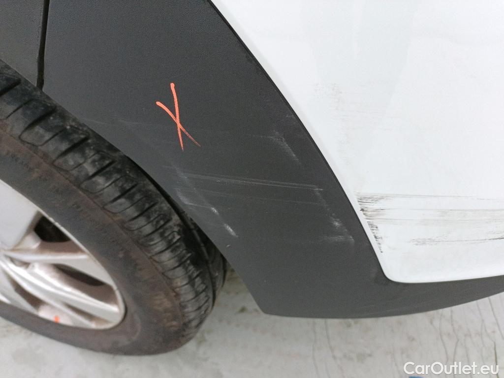  Hyundai  Tucson HYUNDAI  / 2018 / 5P / todoterreno 1.6 CRDI 85kW (116CV) 48V SLE 4X2(SP)(SL) #22