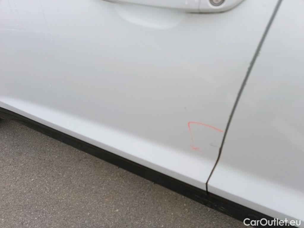  Hyundai  Tucson HYUNDAI  / 2018 / 5P / todoterreno 1.6 CRDI 85kW (116CV) 48V SLE 4X2(SP)(SL) #1