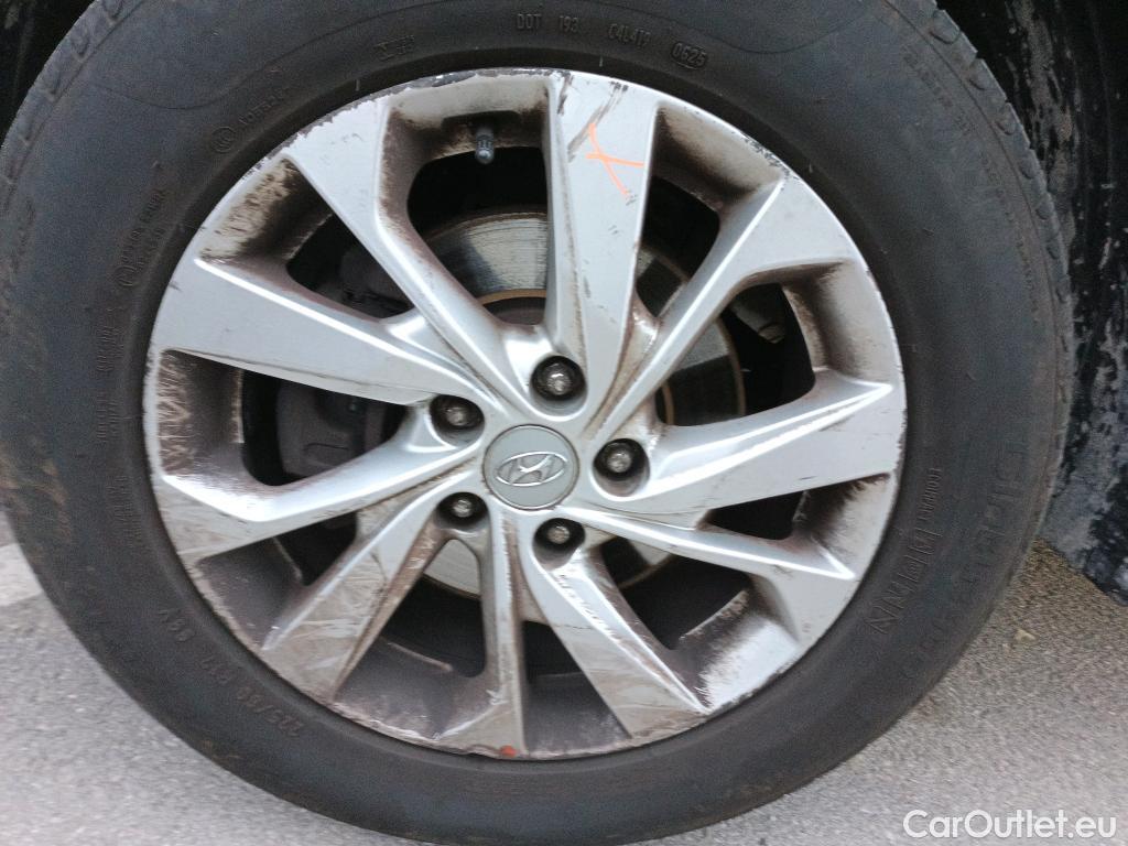  Hyundai  Tucson HYUNDAI  / 2018 / 5P / todoterreno 1.6 CRDI 85kW (116CV) 48V SLE 4X2(SP)(SL) #8