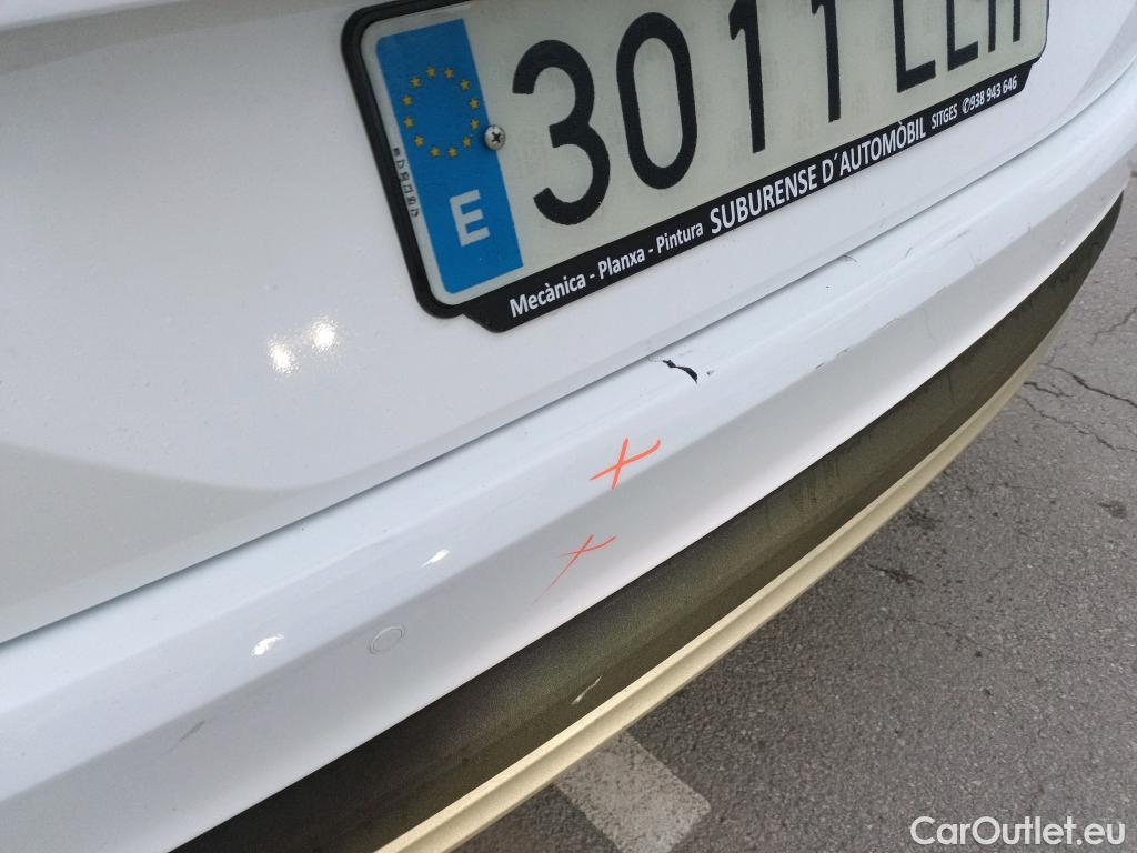  Hyundai  Tucson HYUNDAI  / 2018 / 5P / todoterreno 1.6 CRDI 85kW (116CV) 48V SLE 4X2(SP)(SL) #14