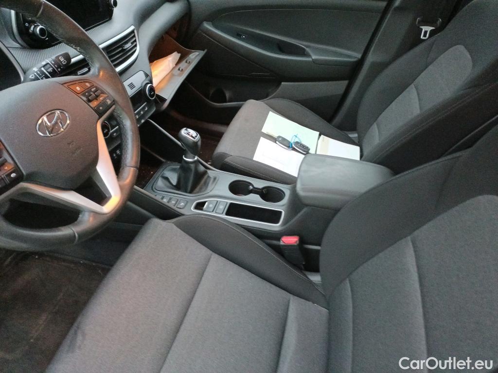  Hyundai  Tucson HYUNDAI  / 2018 / 5P / todoterreno 1.6 CRDI 85kW (116CV) 48V SLE 4X2(SP)(SL) #6