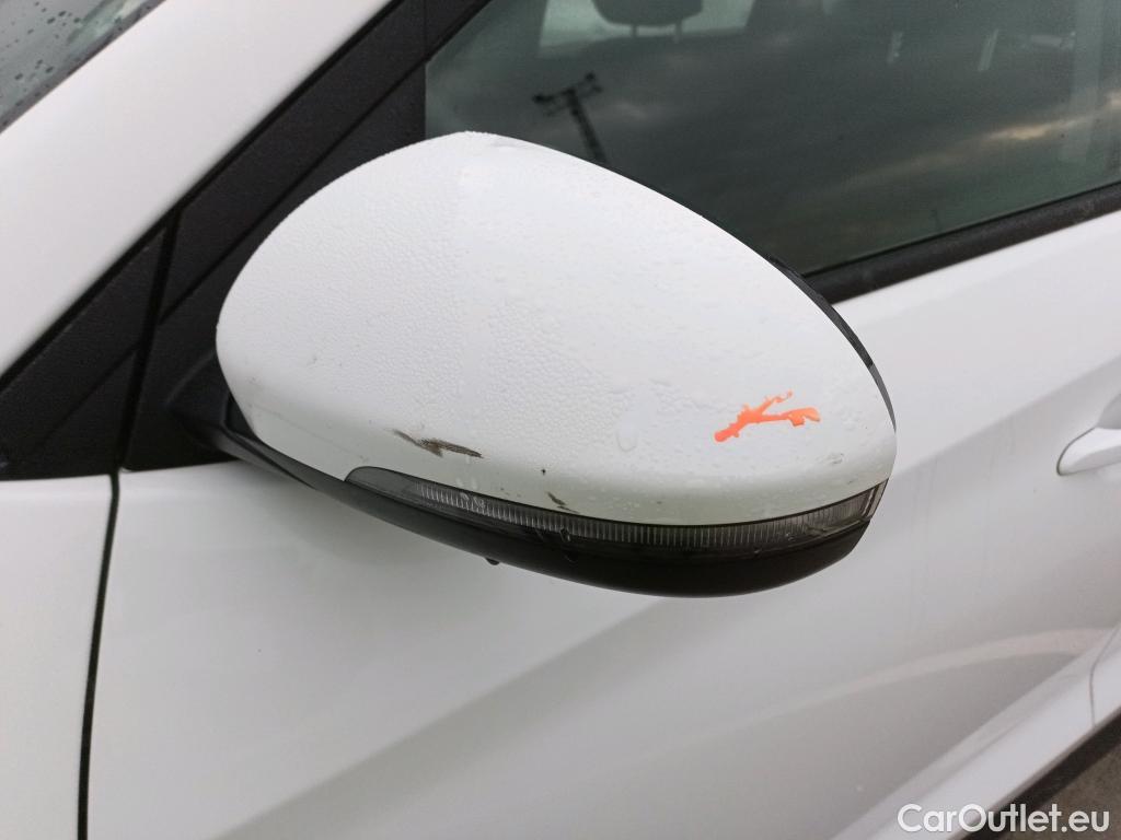  Hyundai  Tucson HYUNDAI  / 2018 / 5P / todoterreno 1.6 CRDI 85kW (116CV) 48V SLE 4X2(SP)(SL) #15