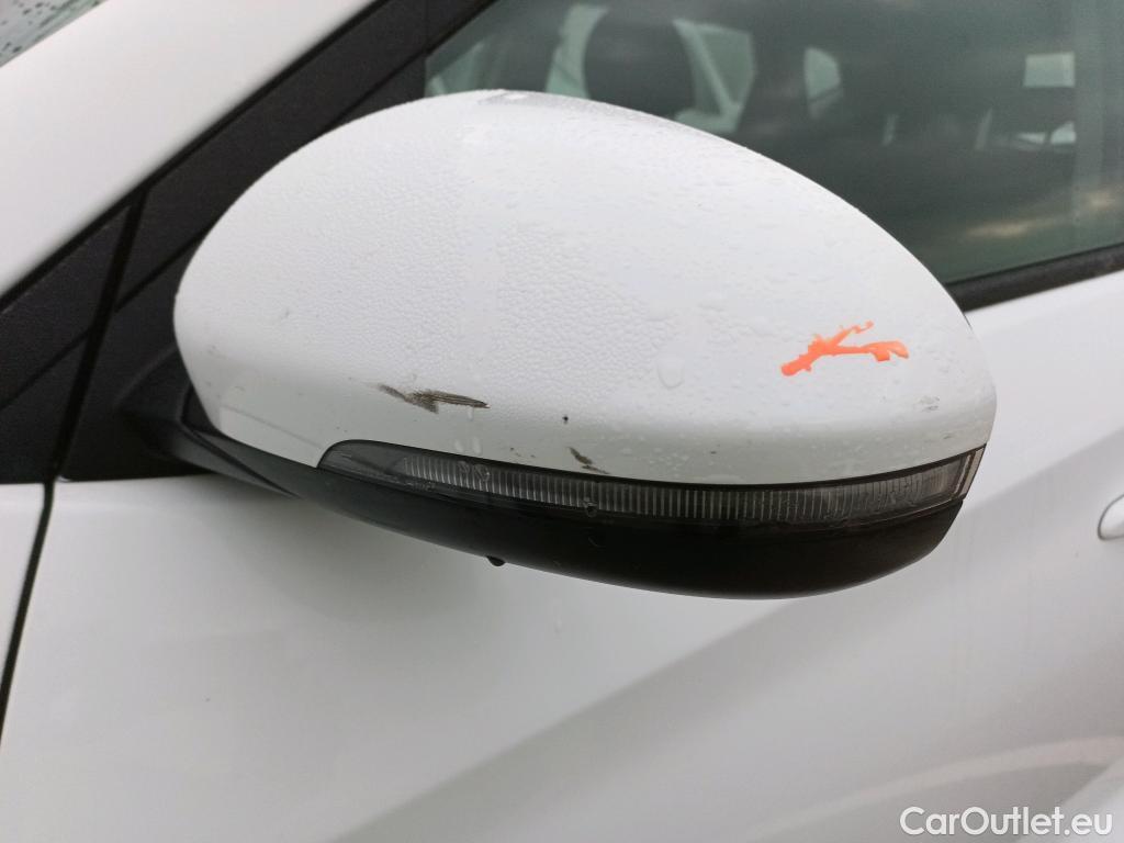  Hyundai  Tucson HYUNDAI  / 2018 / 5P / todoterreno 1.6 CRDI 85kW (116CV) 48V SLE 4X2(SP)(SL) #16